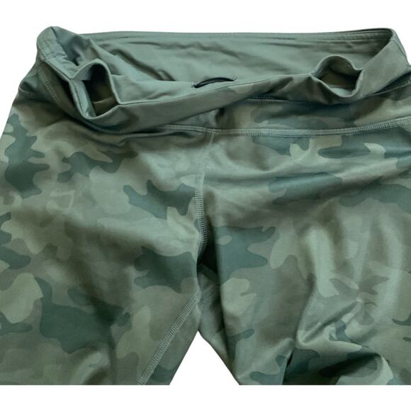 Lululemon Run Inspire Crop II All Luxtreme Savasana Camo Fatigue Green Sz 6 NEW - Picture 11 of 14